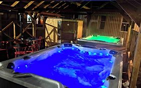 Pipers Ski Lodge